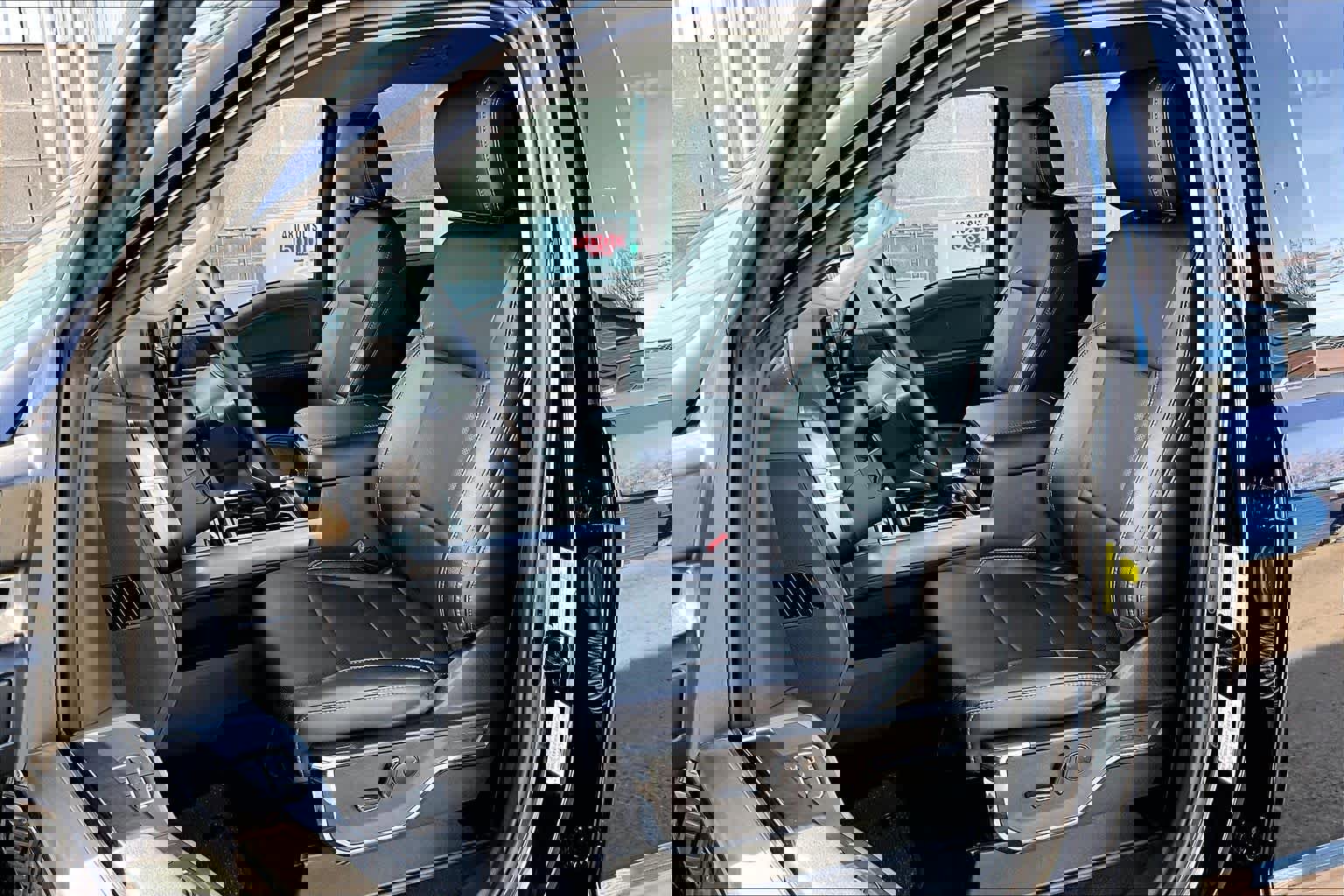 Certified 2023 Ford F250 Lariat w/ Tremor Off-Road Package image 11