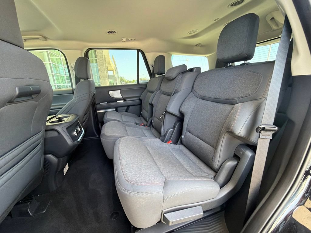 Certified 2025 Ford Expedition Active AWD/4WD image 18