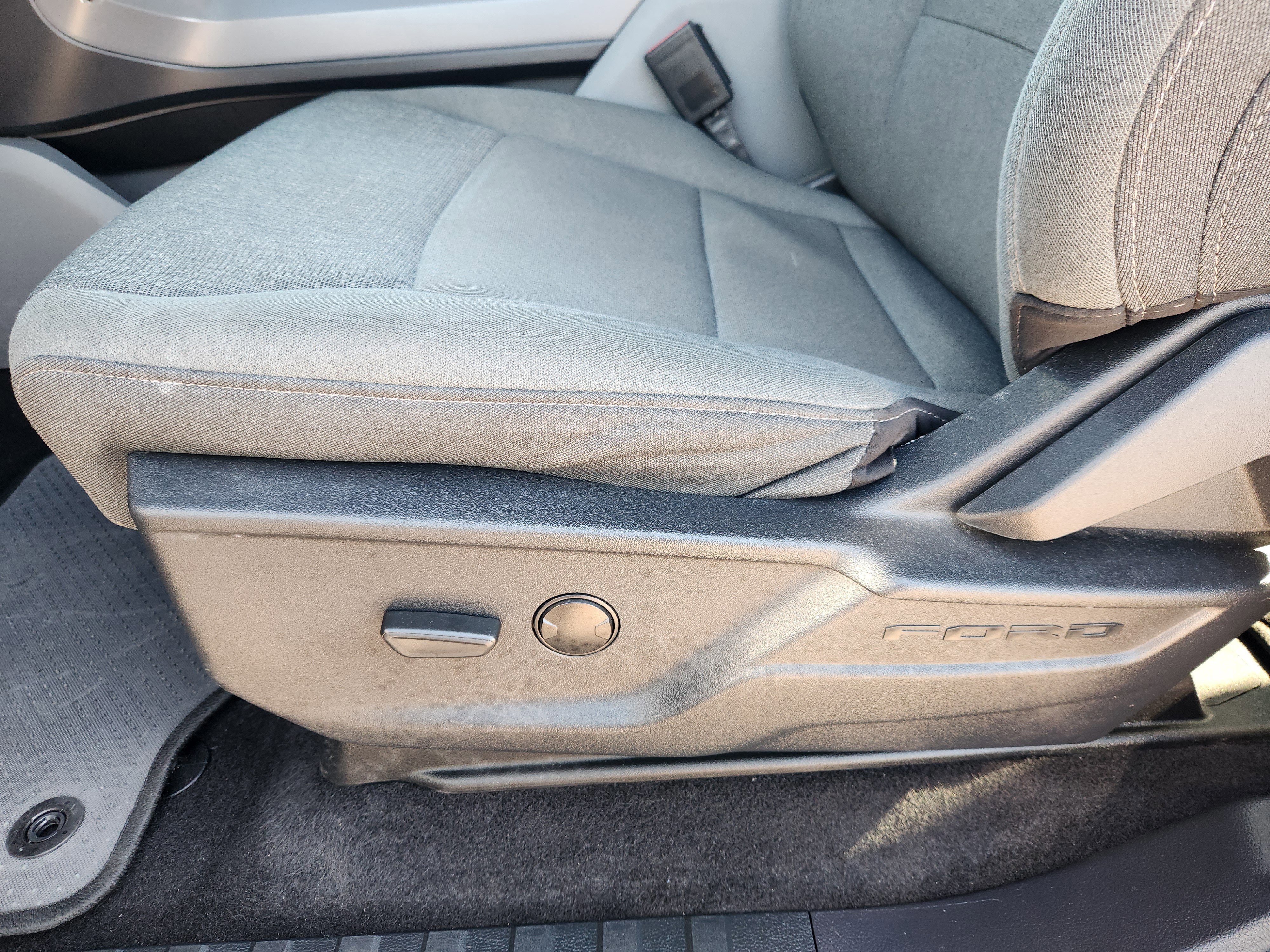 Certified 2024 Ford F150 XLT w/ Mobile Office Package image 17