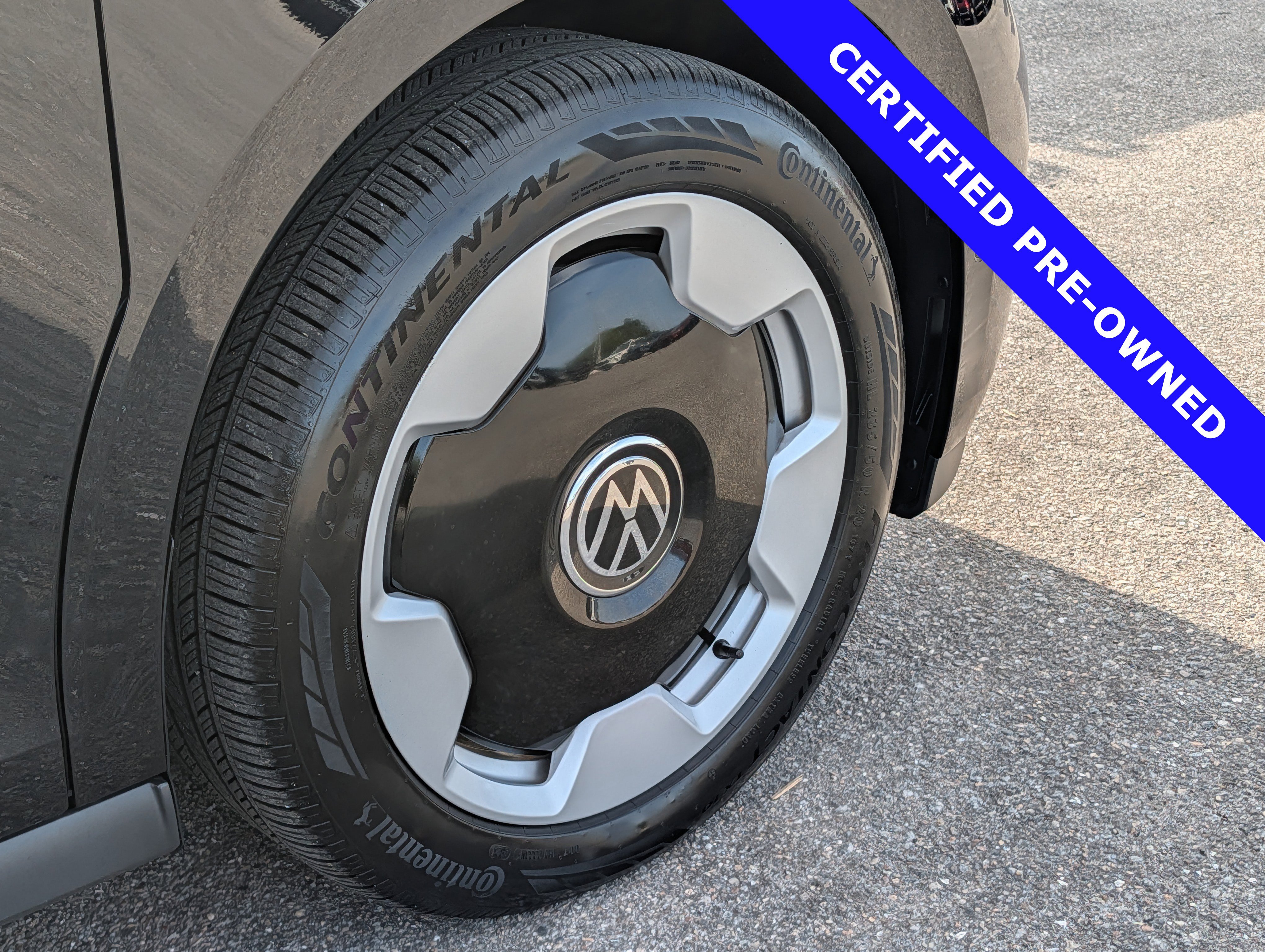 Used 2025 Volkswagen ID. Buzz Pro S RWD image 12