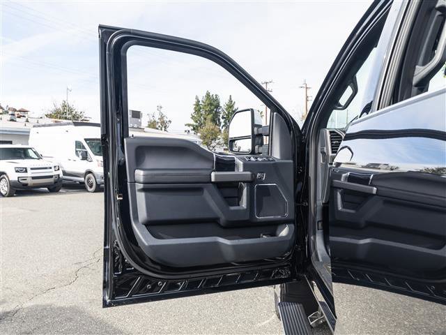 Certified 2022 Ford F350 Platinum image 30