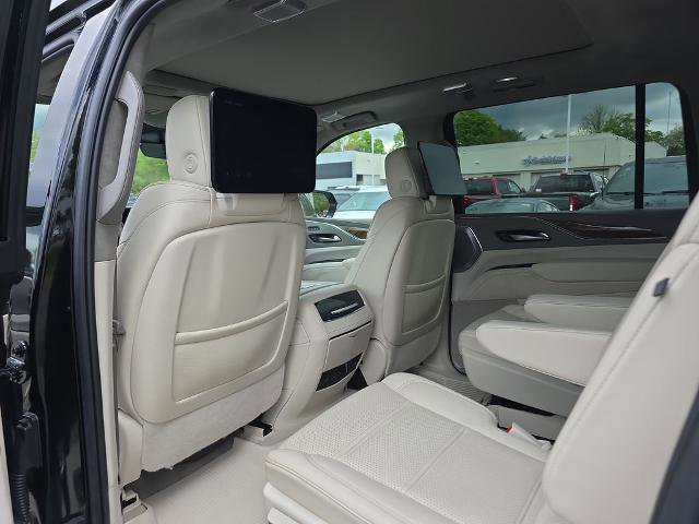 Used 2022 Cadillac Escalade ESV Premium Luxury Platinum AWD/4WD image 18