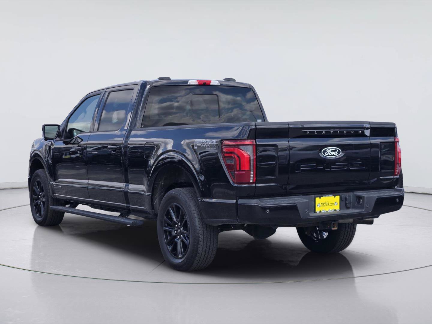 Certified 2025 Ford F150 Platinum w/ FX4 Off-Road Package AWD/4WD image 6