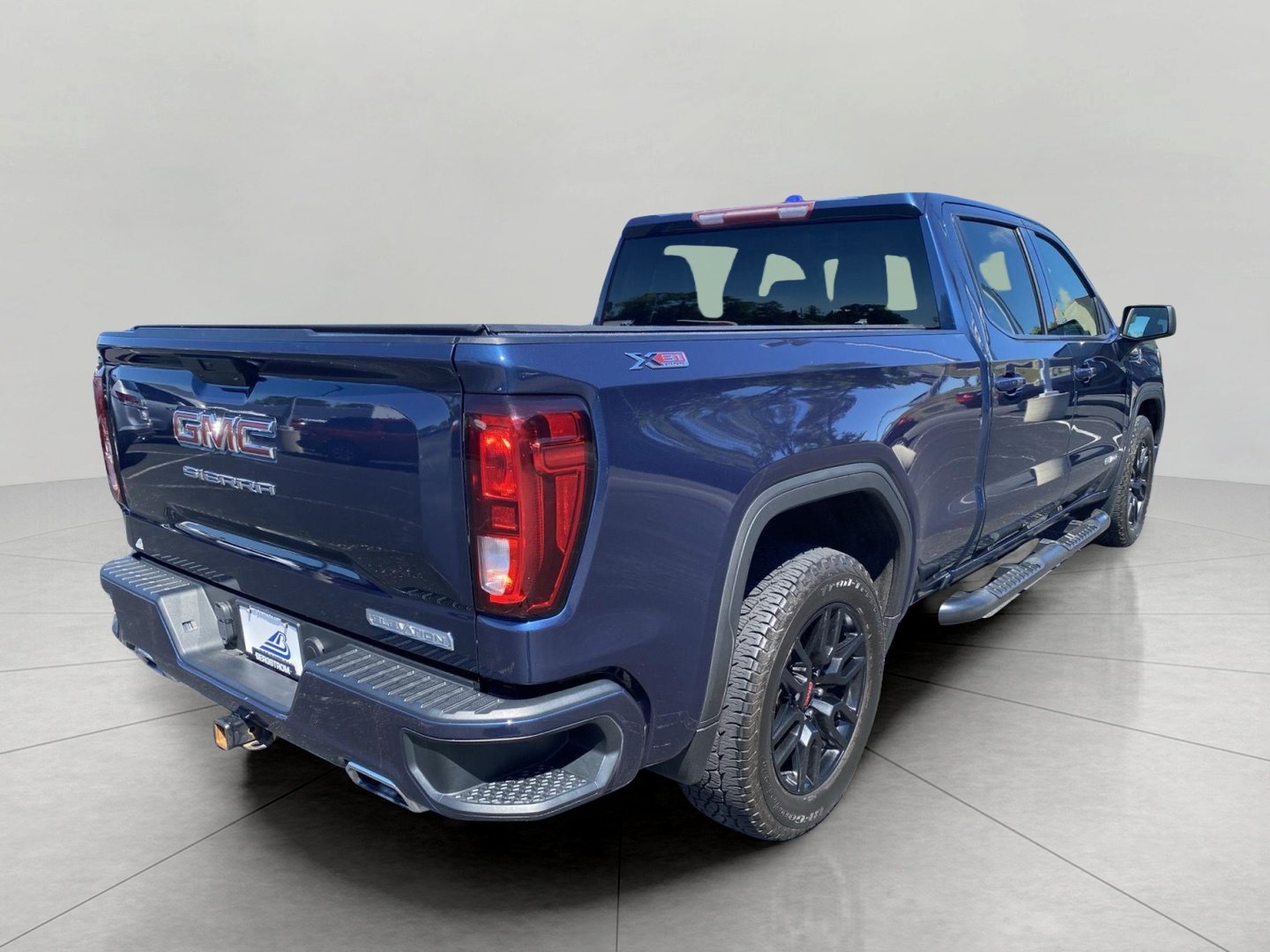 Used 2020 GMC Sierra 1500 Elevation w/ Elevation Value Package AWD/4WD image 9