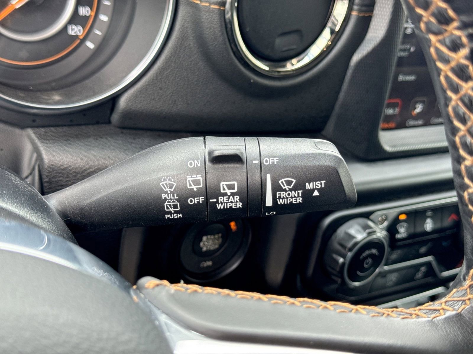 Used 2022 Jeep Wrangler Unlimited Sahara AWD/4WD image 27