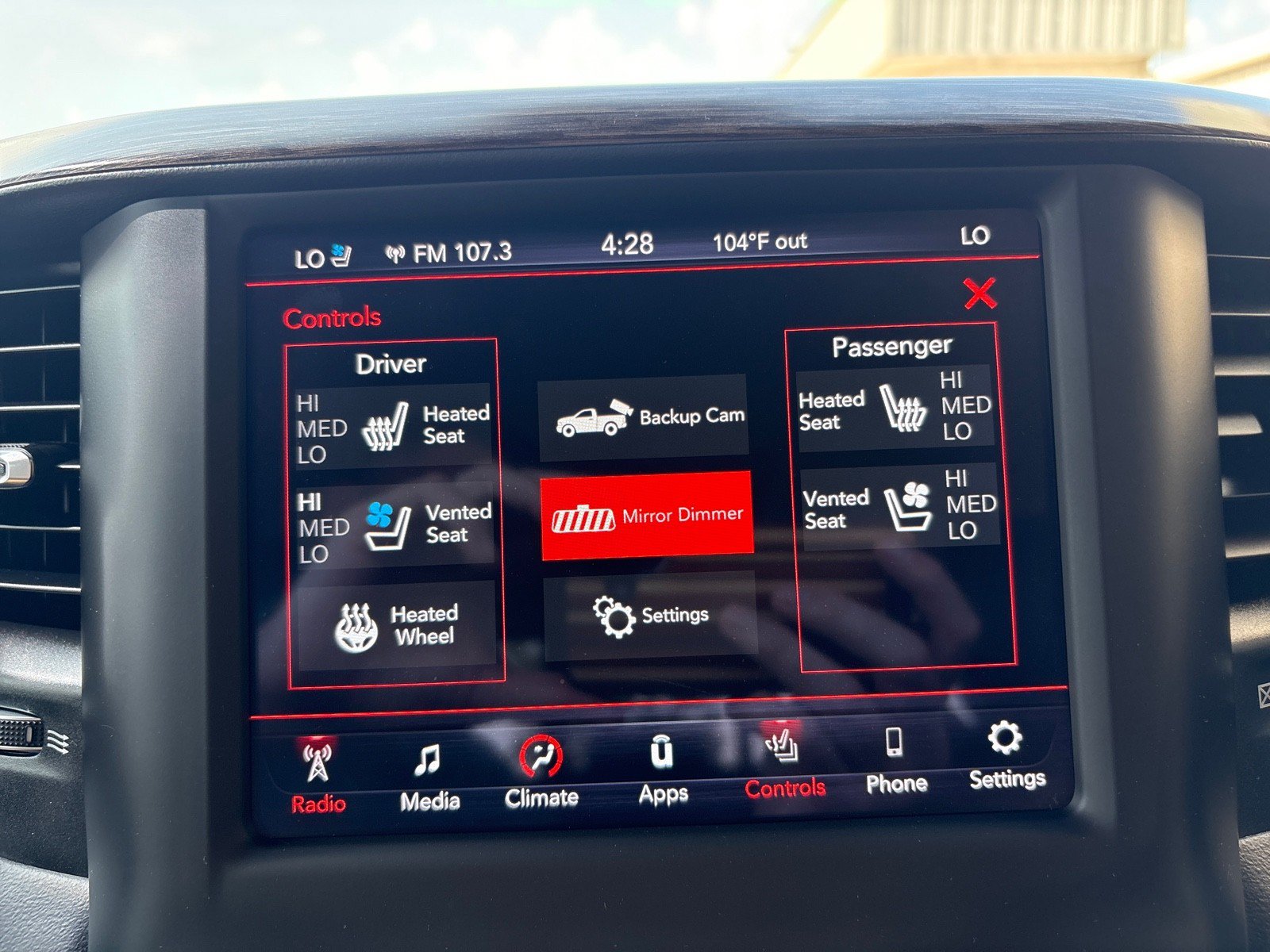 Used 2020 RAM 1500 Laramie AWD/4WD image 23
