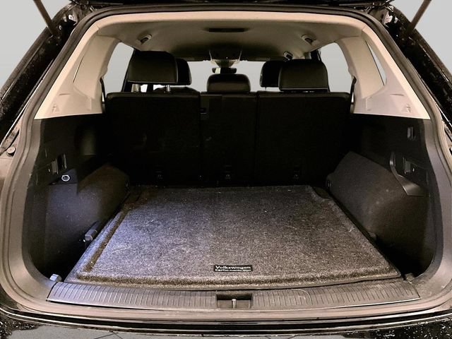 Used 2023 Volkswagen Tiguan SE AWD/4WD image 33