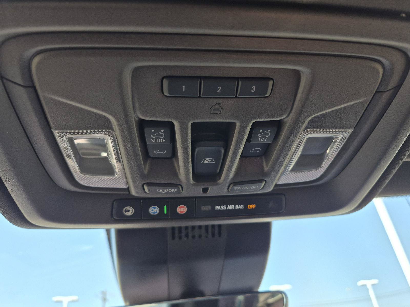 Used 2023 GMC Sierra 1500 Denali w/ Technology Package AWD/4WD image 7