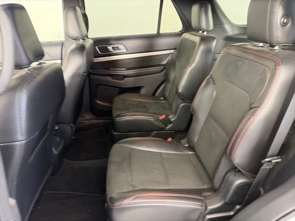 Certified 2018 Ford Explorer XLT w/ Equipment Group 202A AWD/4WD image 13