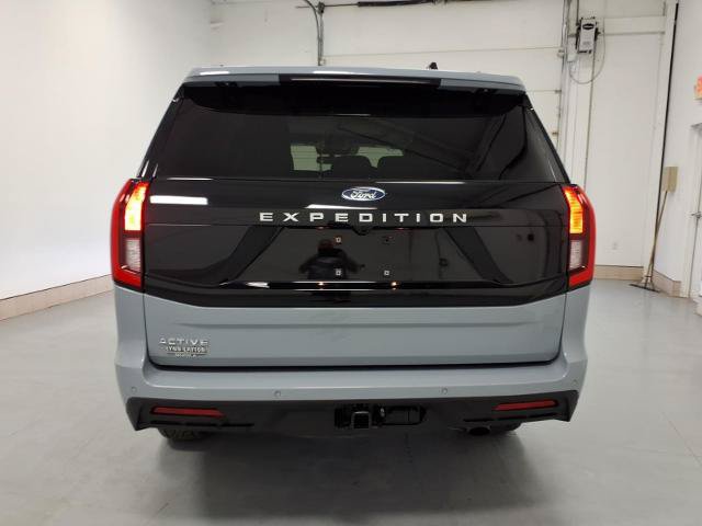 Certified 2025 Ford Expedition Active AWD/4WD image 4
