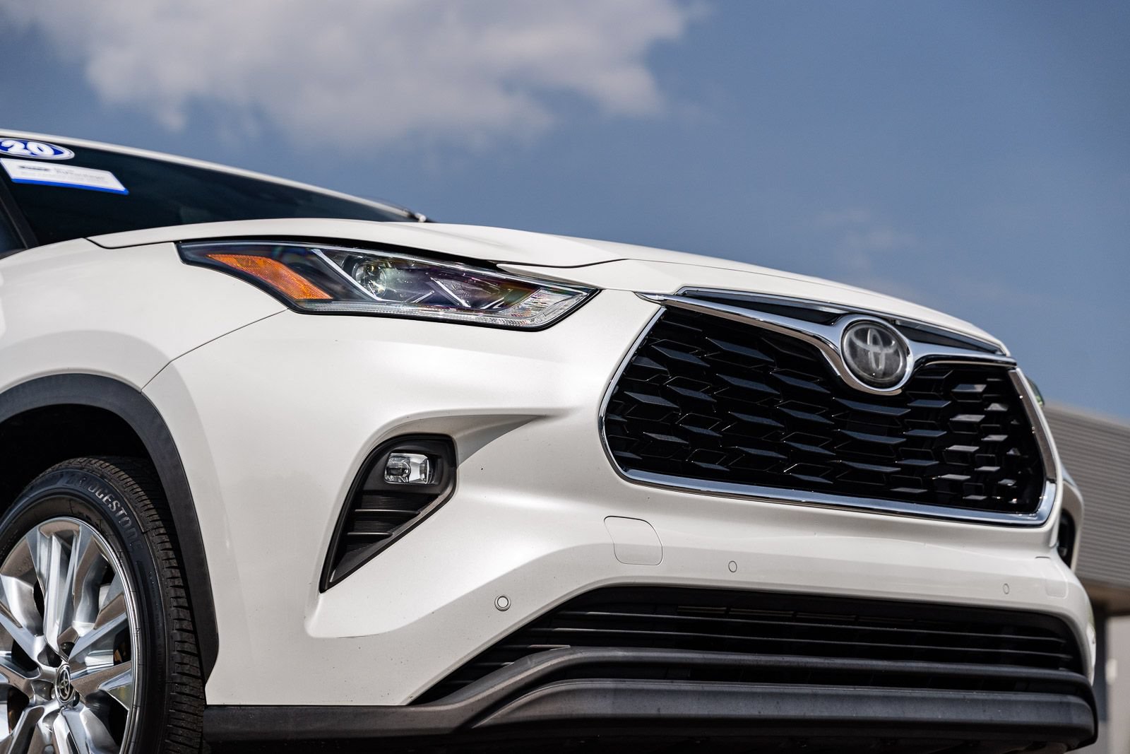 Used 2020 Toyota Highlander Limited FWD image 10