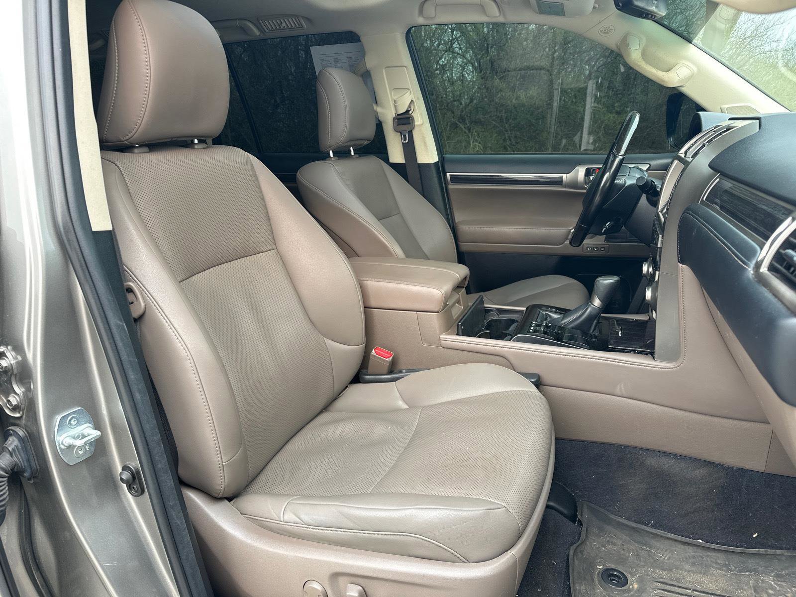 Used 2021 Lexus GX 460 Premium w/ Accessory Package AWD/4WD image 26