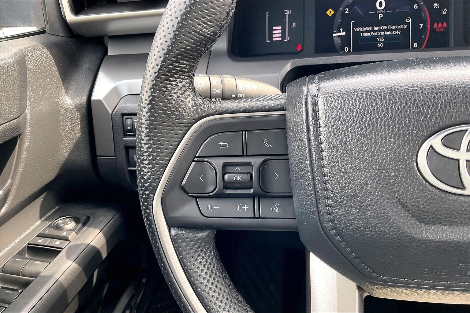 Used 2024 Toyota Tacoma SR5 AWD/4WD image 17
