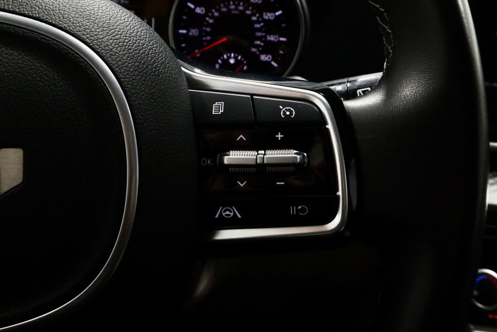 Used 2024 Kia Carnival LX image 30