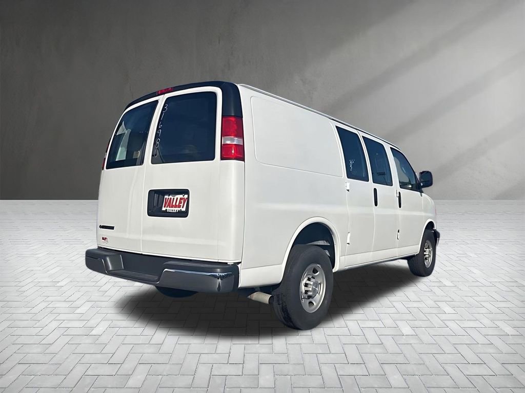 Used 2023 Chevrolet Express 2500 w/ Driver Convenience Package image 7