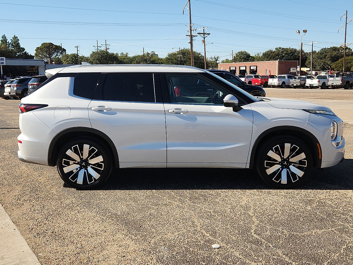 Used 2025 Mitsubishi Outlander SEL FWD image 5
