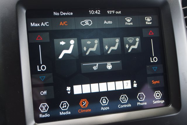 Used 2021 Jeep Cherokee Latitude Lux 80th Anniv w/ Quick Order Package 26U 80TH AWD/4WD image 28