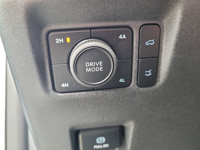 Certified 2025 Ford Expedition Active AWD/4WD image 17
