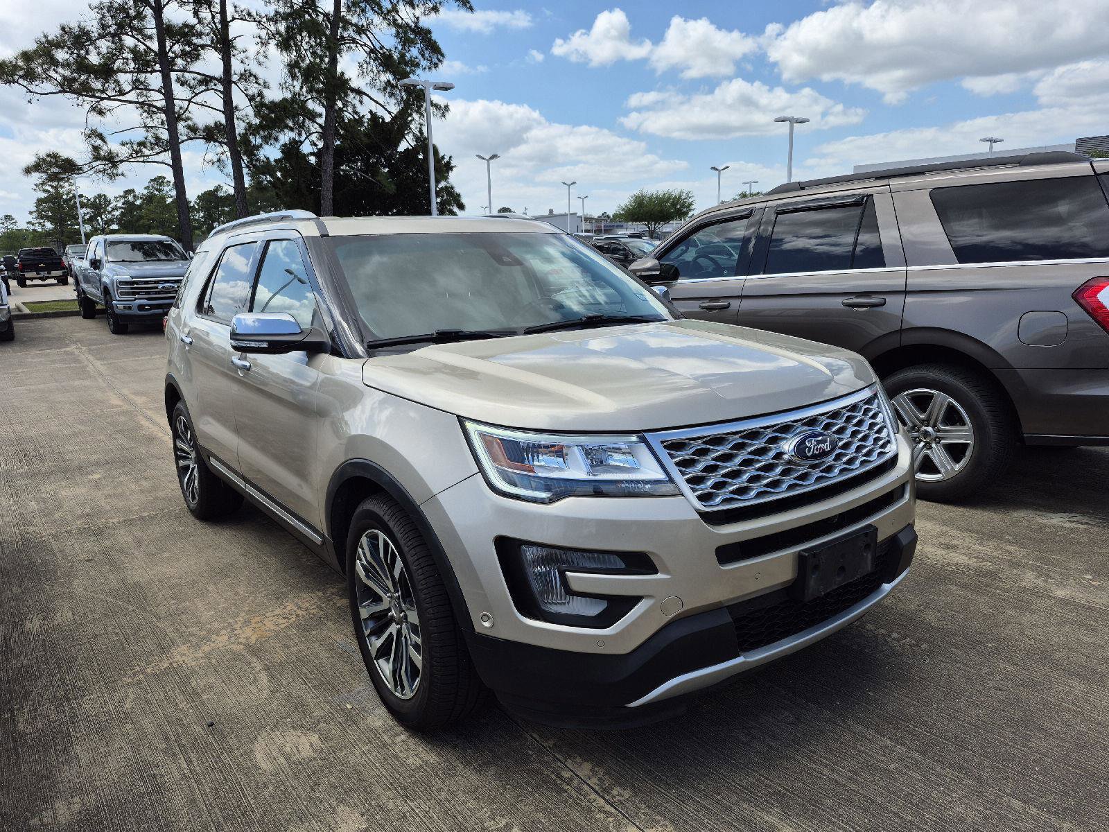 Certified 2017 Ford Explorer Platinum image 4