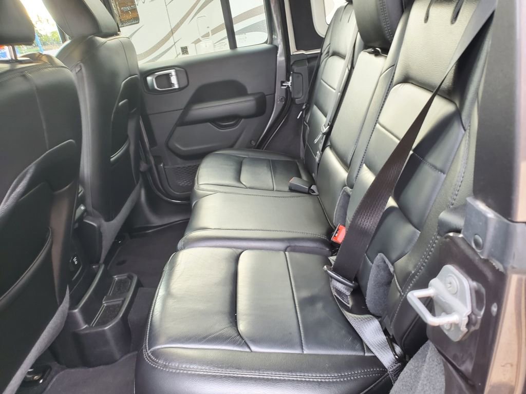 Used 2021 Jeep Wrangler Unlimited Sahara image 21