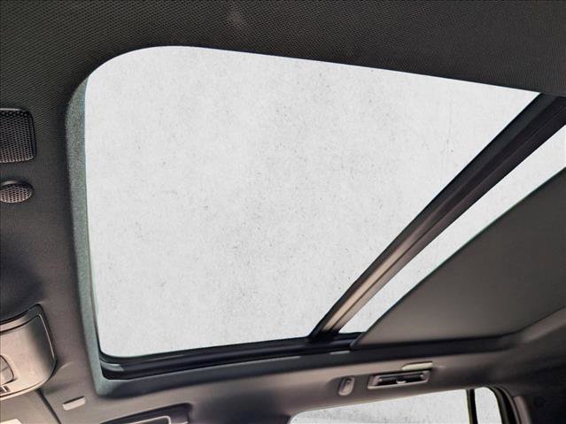 Used 2024 Chevrolet Suburban High Country image 12