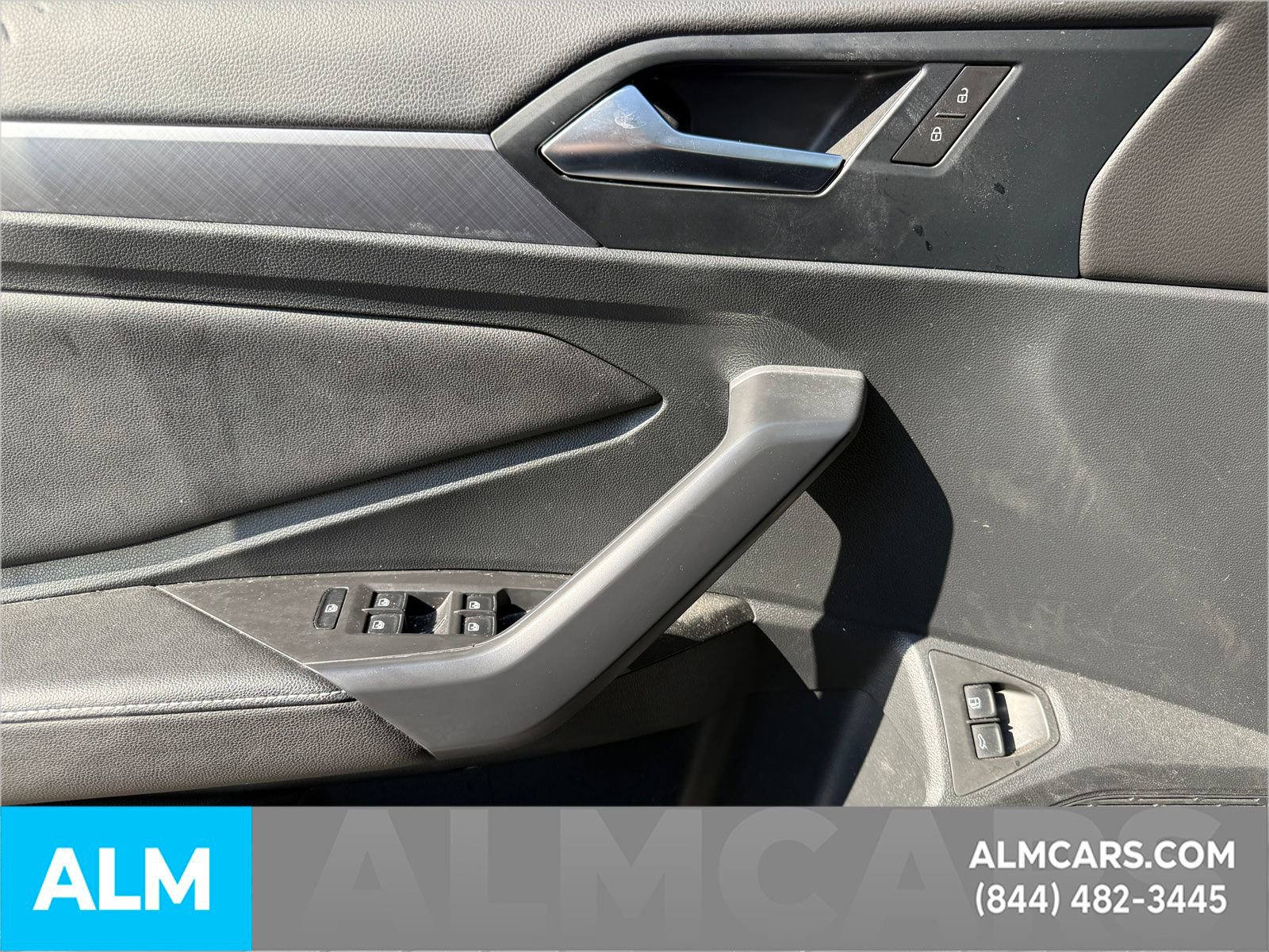 Used 2024 Volkswagen Jetta SE w/ Panoramic Sunroof Package image 27