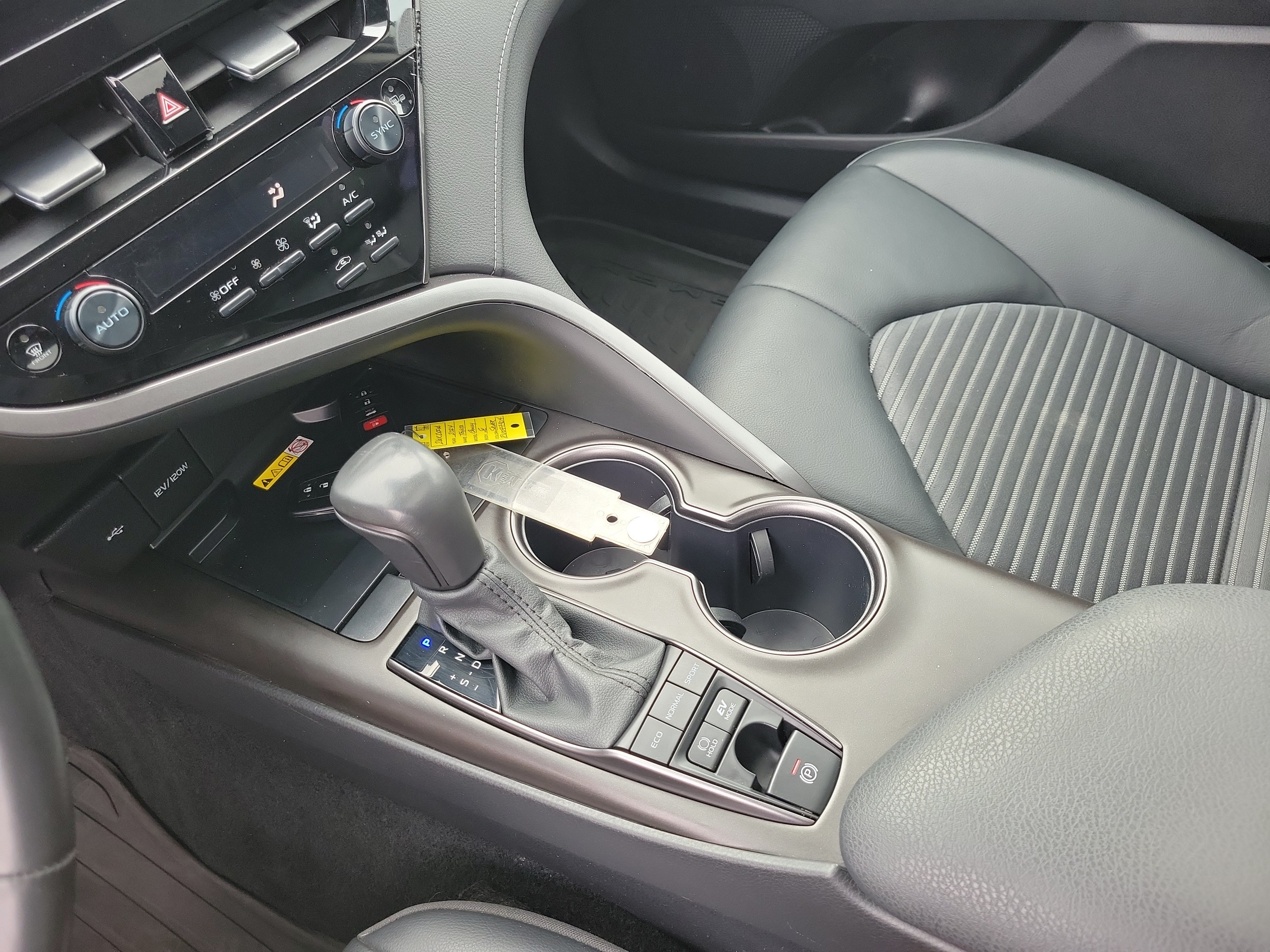 Used 2024 Toyota Camry SE w/ Audio Upgrade Package FWD image 8