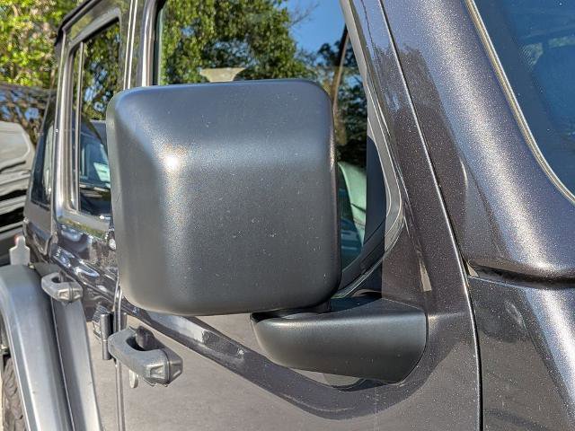 Used 2018 Jeep Wrangler Unlimited Rubicon AWD/4WD image 11