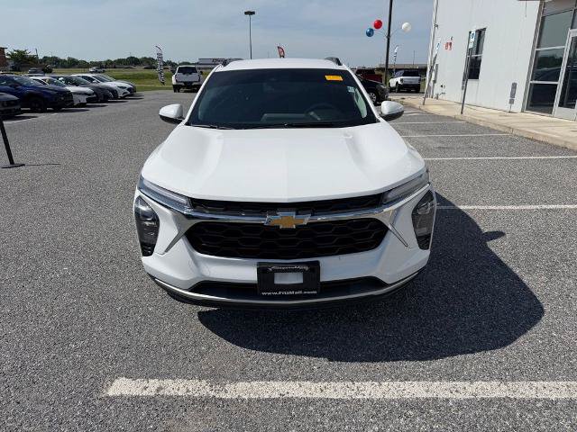 Used 2024 Chevrolet Trax LT FWD image 3