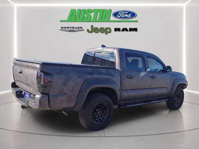 Used 2018 Toyota Tacoma TRD Off-Road w/ Technology Package image 7