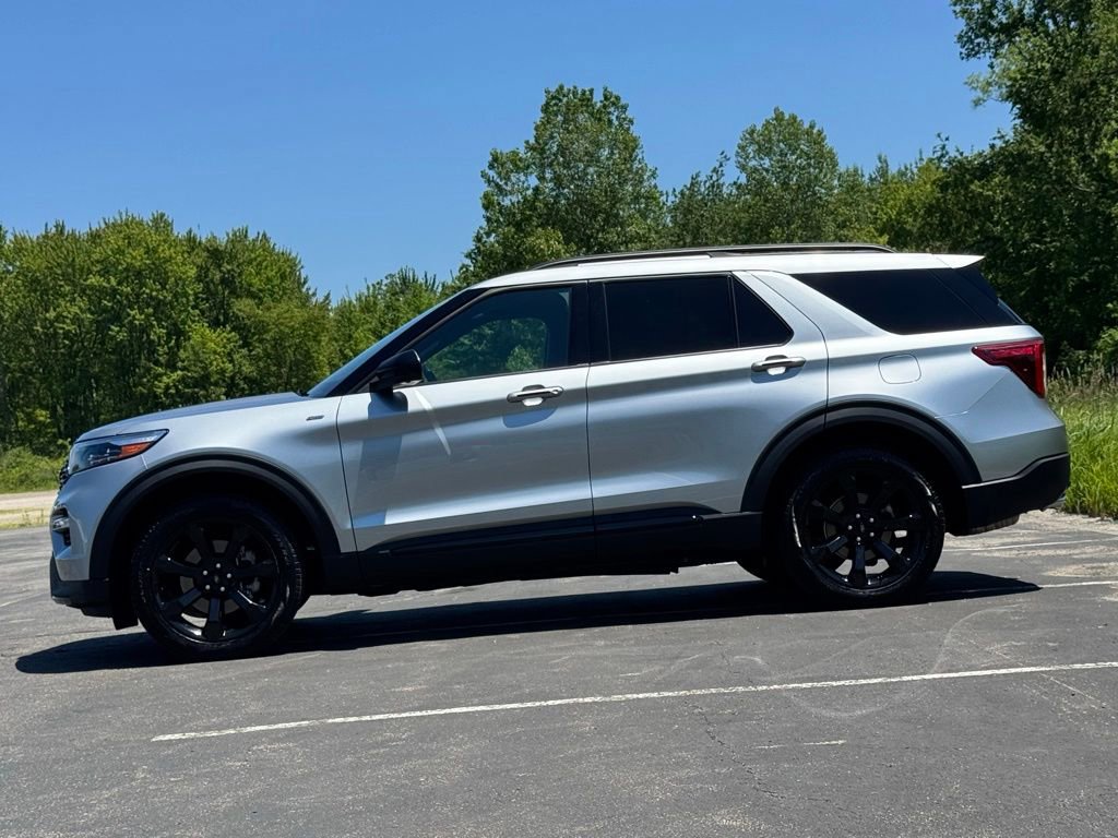 Certified 2023 Ford Explorer ST-Line w/ Class IV Trailer Tow Package AWD/4WD image 8