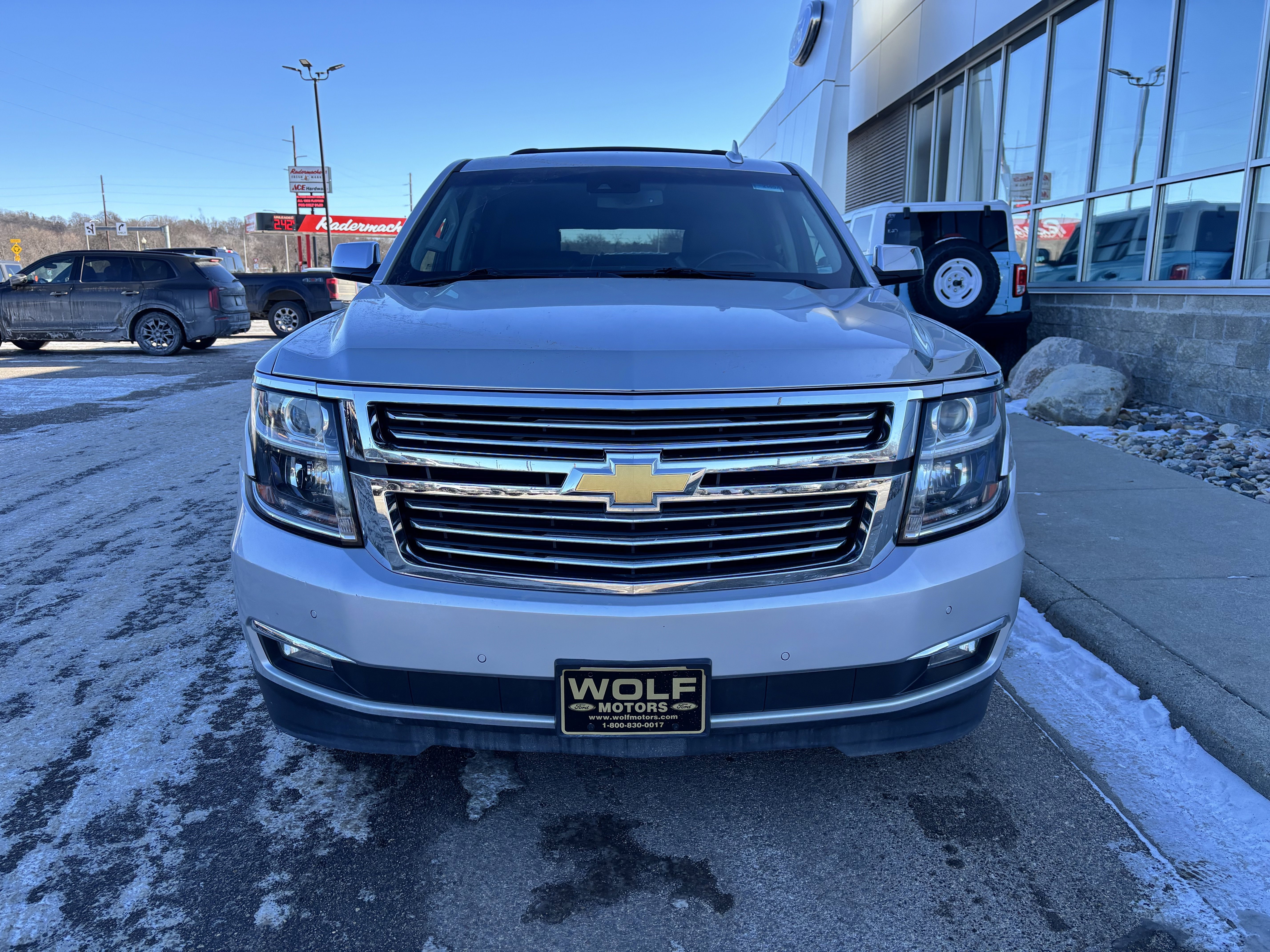 Used 2019 Chevrolet Suburban Premier image 4