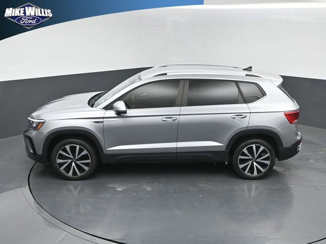 Used 2022 Volkswagen Taos SE FWD image 5