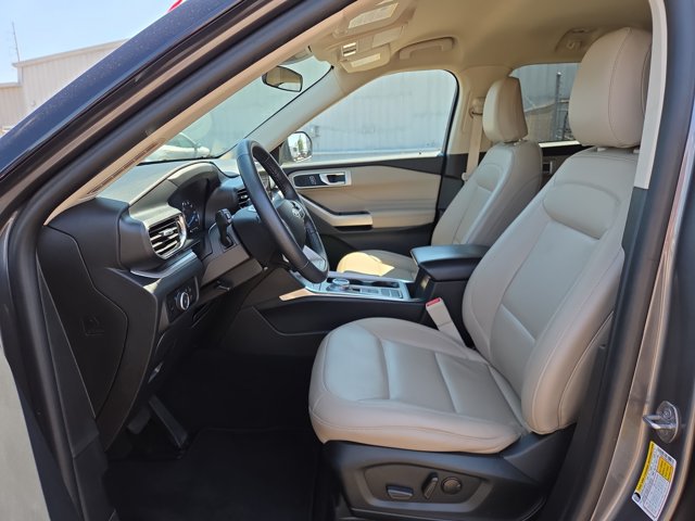Certified 2023 Ford Explorer XLT w/ Equipment Group 202A RWD image 10