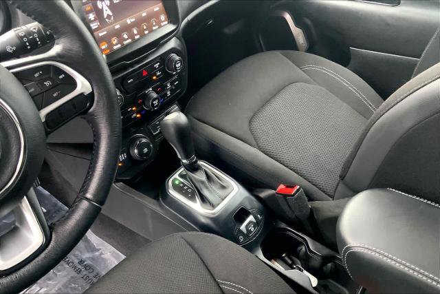 Used 2023 Jeep Renegade Latitude w/ Premium Group image 16