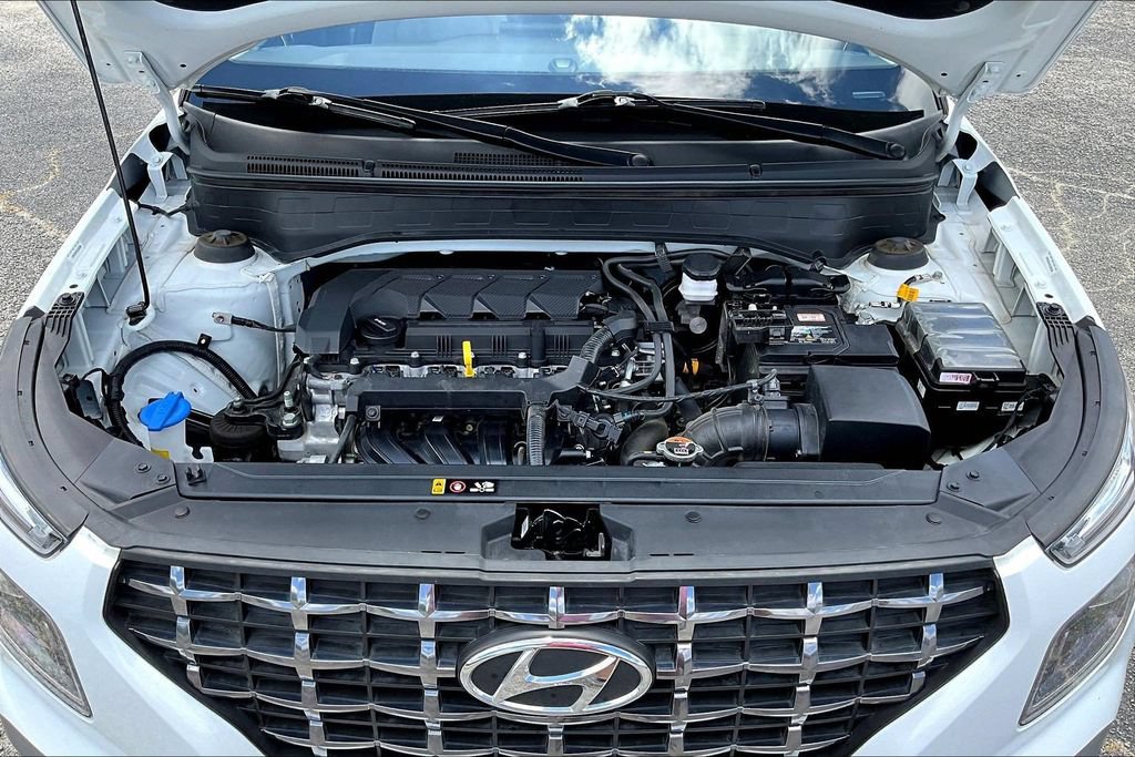 Used 2025 Hyundai Venue SEL FWD image 32
