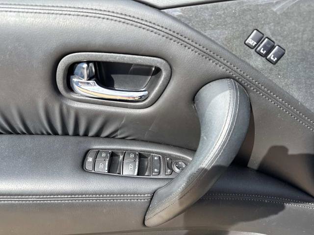 Used 2023 Nissan Armada SL w/ Midnight Edition Package image 21