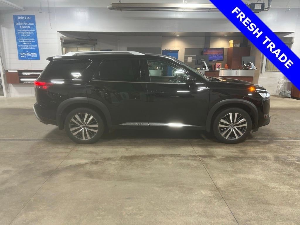 Used 2022 Nissan Pathfinder Platinum w/ Cargo Package image 6