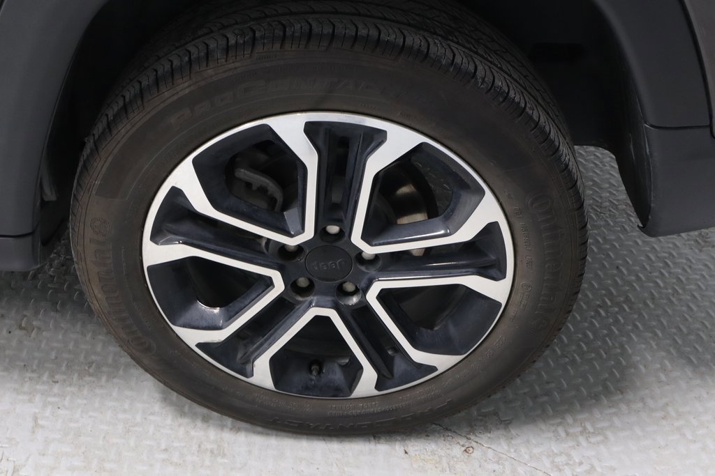 Used 2023 Jeep Compass Limited image 17