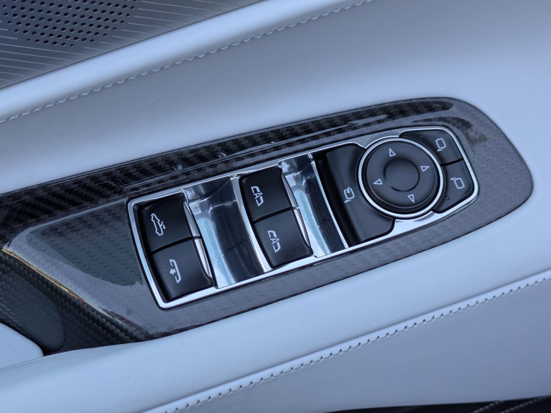 Used 2022 Chevrolet Corvette Stingray Premium Conv w/ Z51 Performance Package image 11