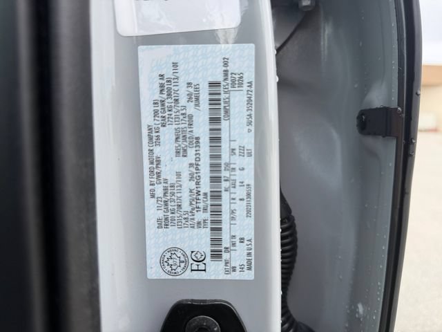 Certified 2023 Ford F150 Raptor w/ Raptor Carbon Fibre Package AWD/4WD image 25