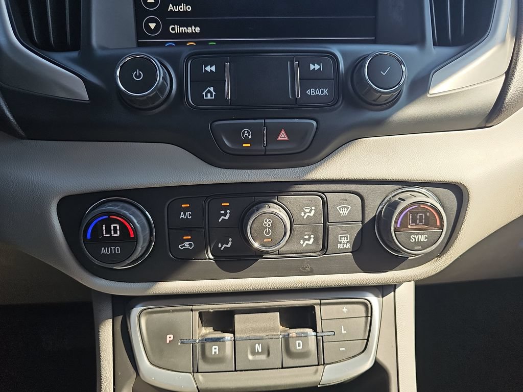 Used 2024 GMC Terrain SLT FWD image 23