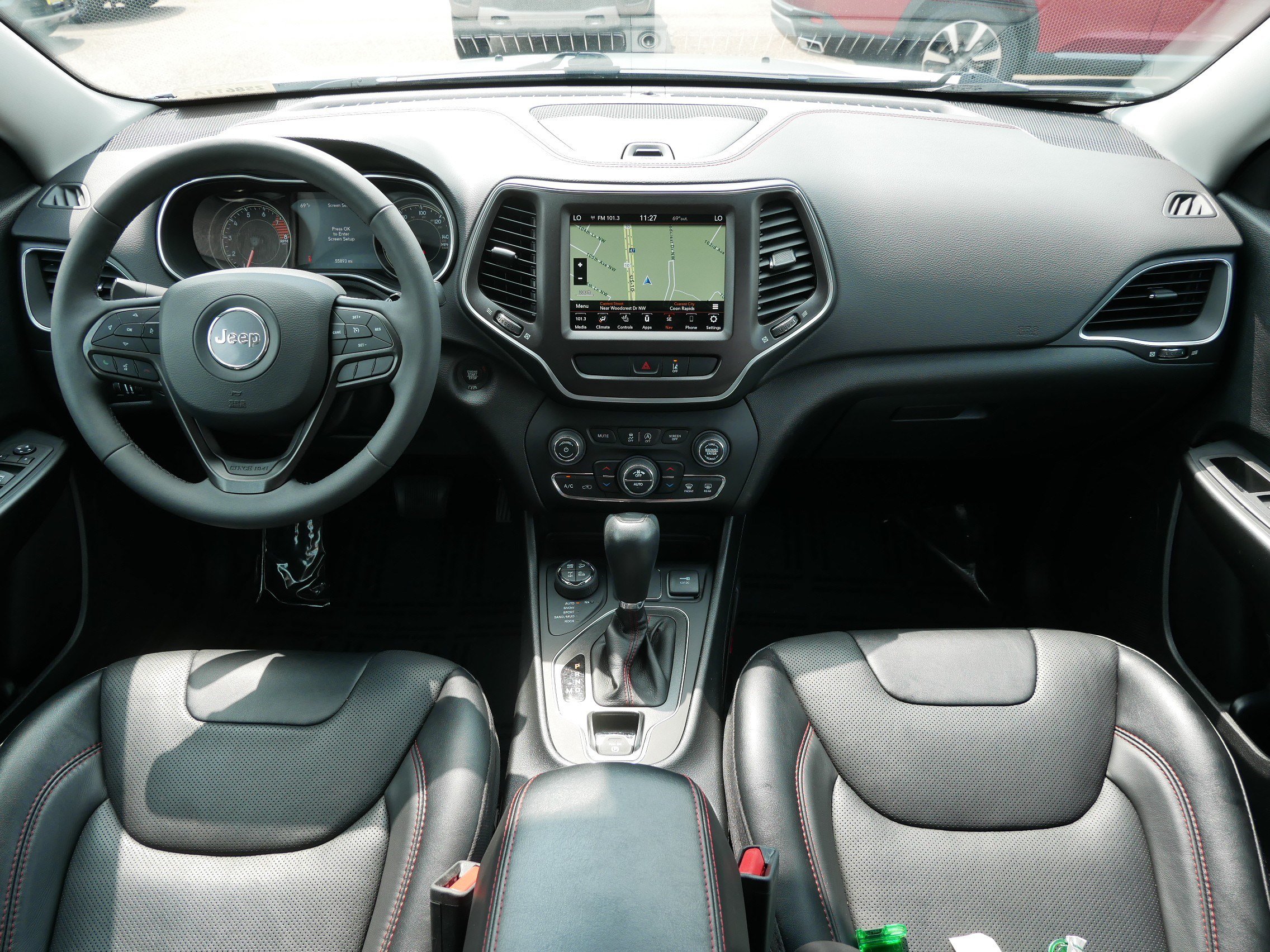 Used 2022 Jeep Cherokee Trailhawk w/ Sound & Nav Group AWD/4WD image 10