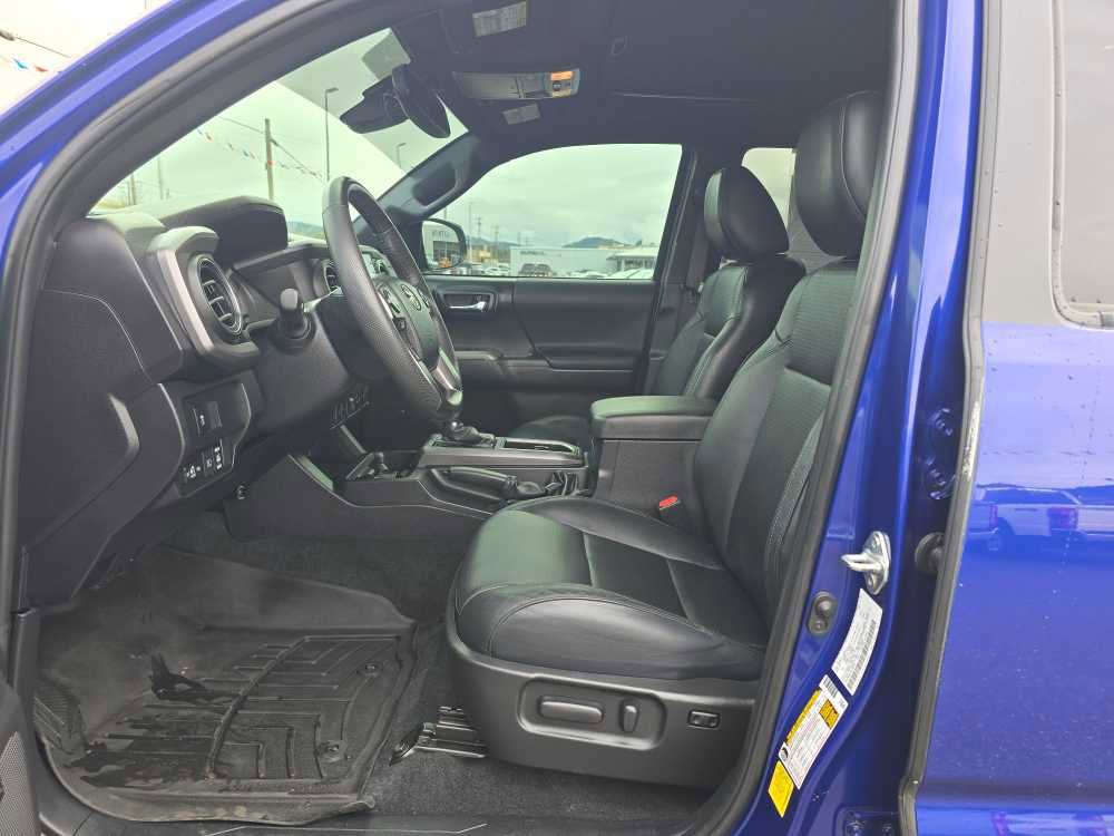 Used 2023 Toyota Tacoma TRD Sport w/ TRD Premium Sport Package image 9