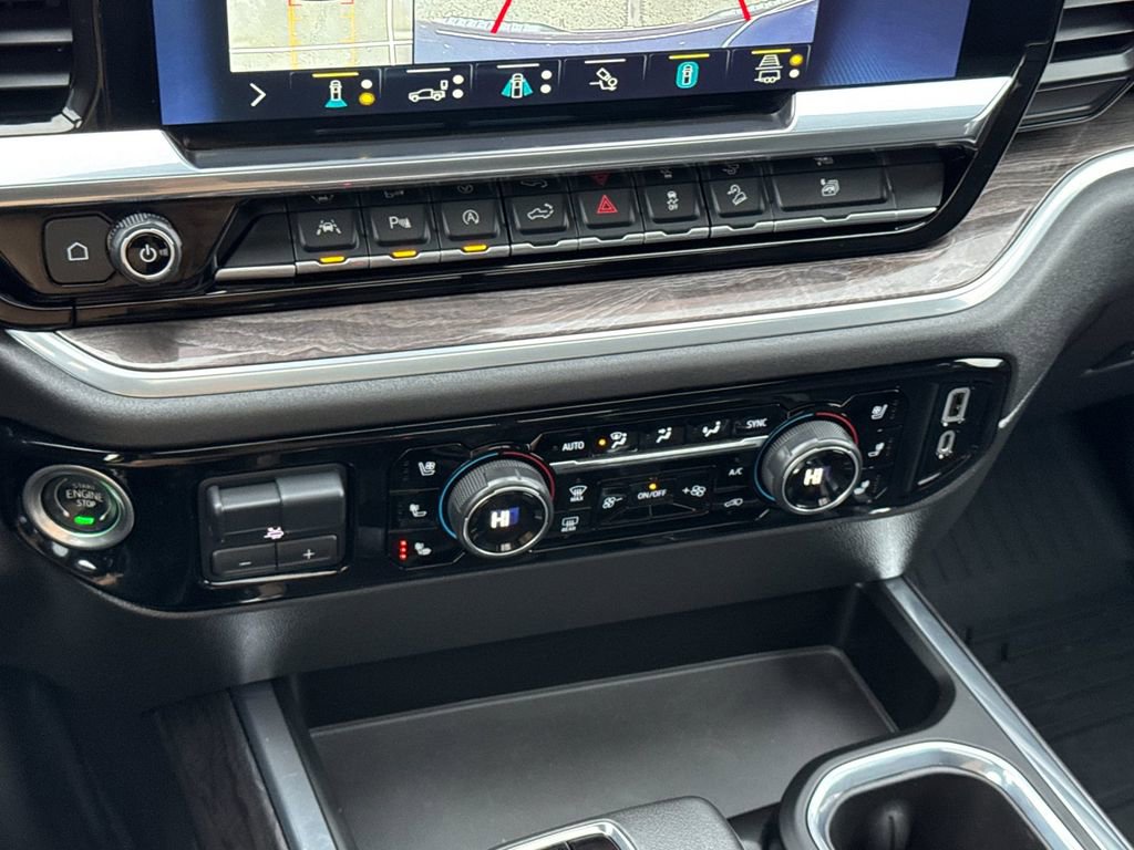Used 2022 Chevrolet Silverado 1500 LTZ w/ Technology Package AWD/4WD image 18