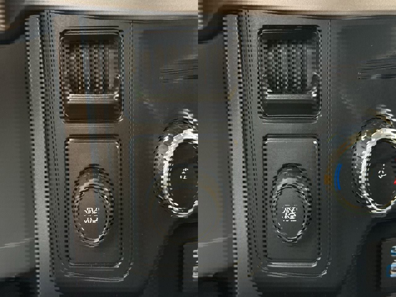 Certified 2024 Ford F150 XLT RWD image 20