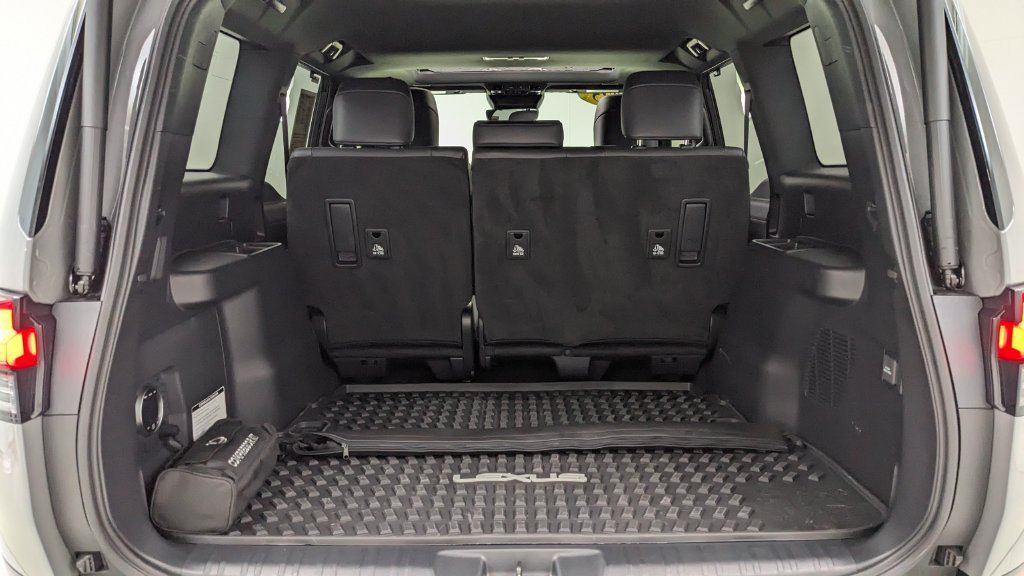 Used 2025 Lexus GX 550 AWD/4WD image 8