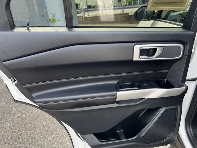 Certified 2022 Ford Explorer XLT w/ Equipment Group 202A image 19