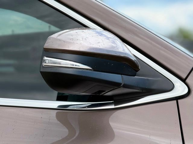 Used 2019 Toyota Highlander Limited FWD image 9