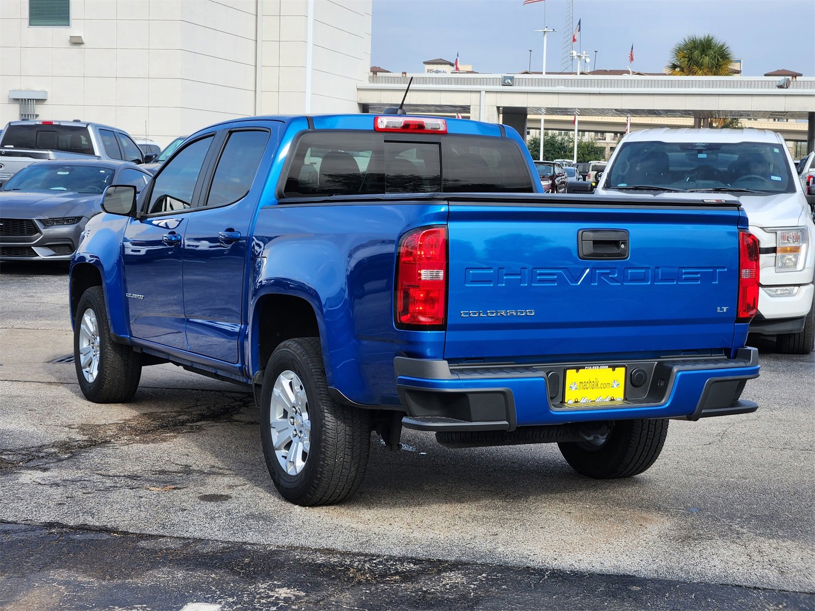Used 2022 Chevrolet Colorado LT w/ LT Convenience Package image 7